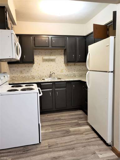 Main picture of 4 Sunset Dr