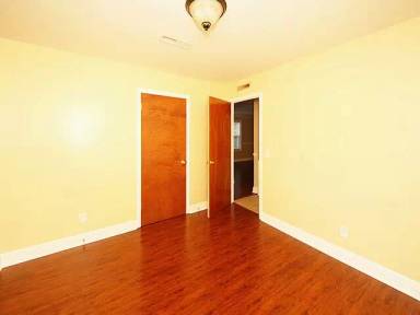 Main picture of 995 King St