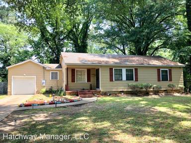 Main picture of 325 Cedarhurst Dr