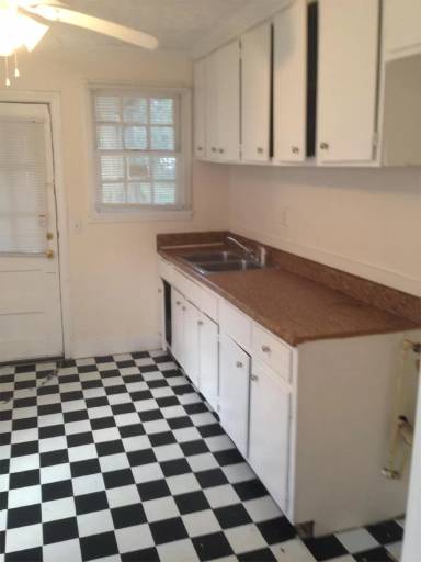 Main picture of 2331 E 6th St