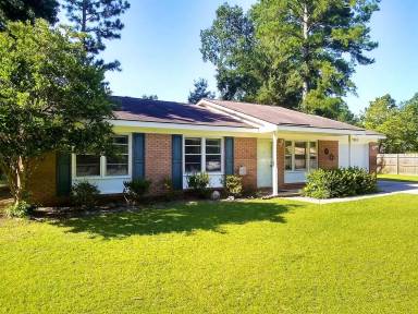 Main picture of 7501 Martha Ct