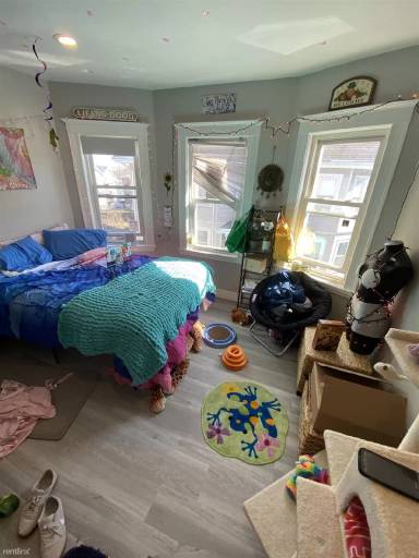 Main picture of 33 Long Ave