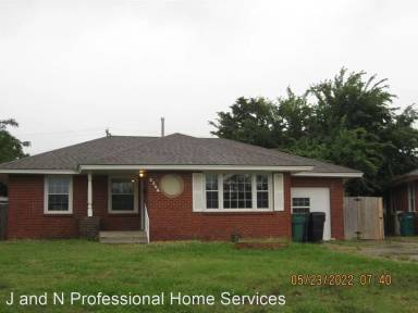 Main picture of 2204 SW 57th St