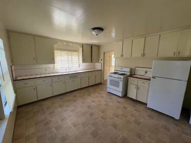 Main picture of 471 3rd Ave