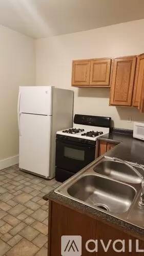 Main picture of 724 Bedford St