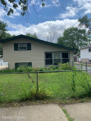 Main picture of 16417 Paulina St