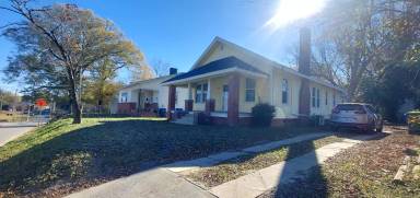 Main picture of 509 W 3rd St
