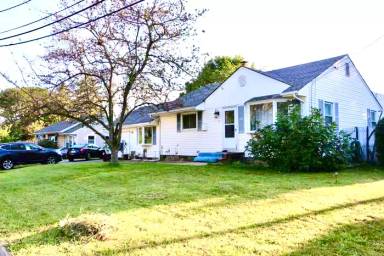Main picture of 18 High Point Rd