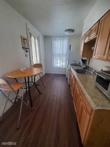Main picture of 65 Center St