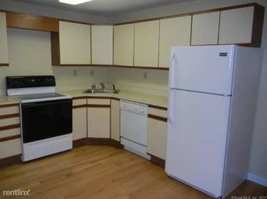 Main picture of 104 Oakwood Ave
