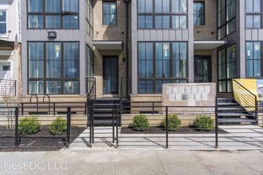 Main picture of 625 Park Rd NW