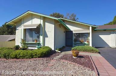 Main picture of 1639 Peacock Blvd