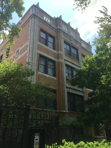 Main picture of 1417 W Sherwin Ave