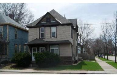 Main picture of 1002 Lowry Ave NE