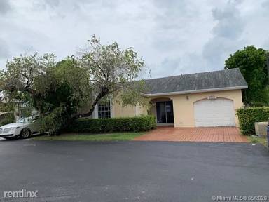 Main picture of 9810 NW 51st Ln