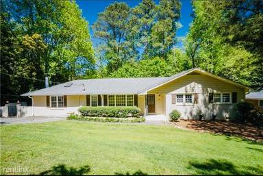 Main picture of 1715 Childerlee Ln NE