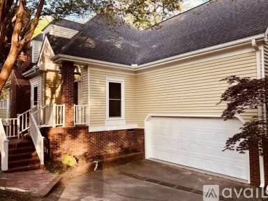 Main picture of 109 Cameron Glen Dr