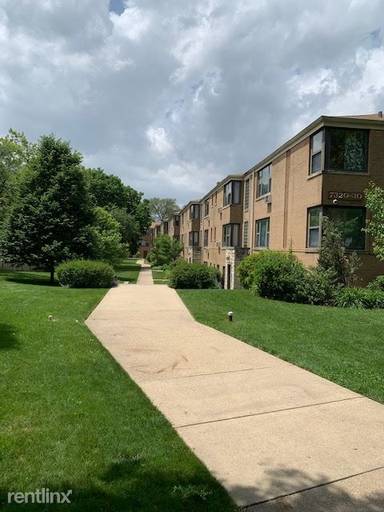 Main picture of 7320 N Ridge Blvd