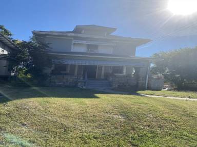 Main picture of 3847 College Ave