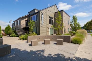 Main picture of 125 E 19th Ave