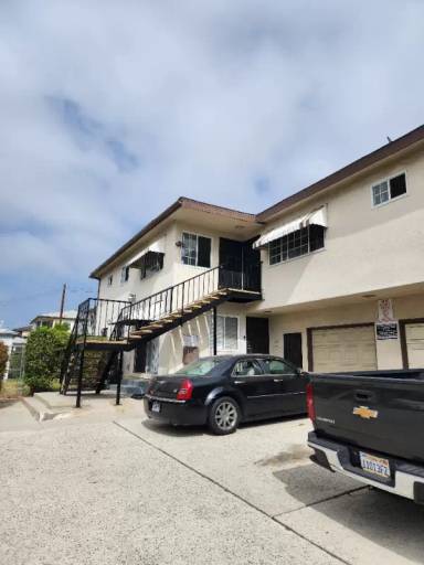 Main picture of 215 E Plymouth St