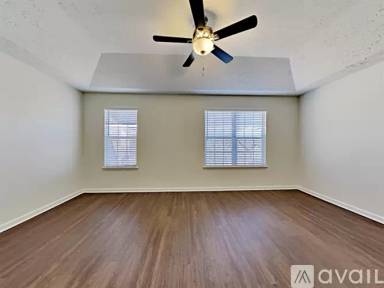 Main picture of 5566 Oak Chase Dr