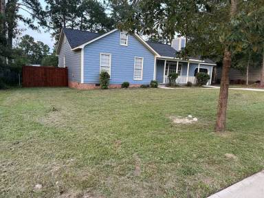 Main picture of 219 Concourse Dr