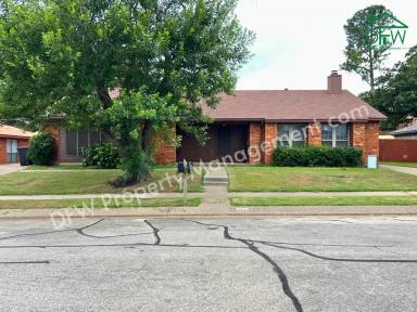 Main picture of 1037 Stableway Ln