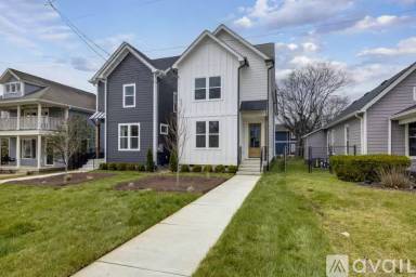Main picture of 611 45th Ave N