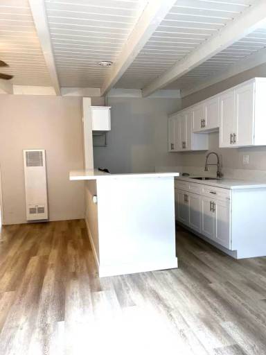 Main picture of 3221 E Wilton St