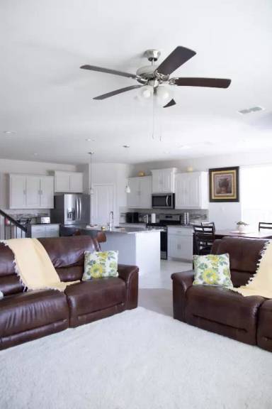 Main picture of 16041 Charing Cross Dr