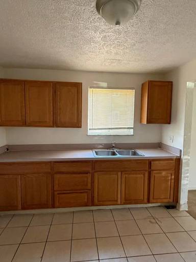 Main picture of 23878 Banbury Cir