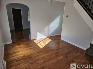 Main picture of 10 Ring St
