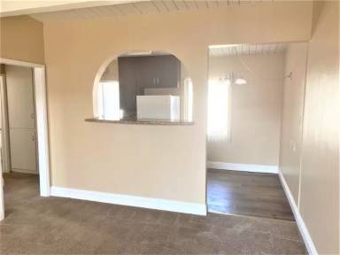 Main picture of 850 S Rosemead Blvd