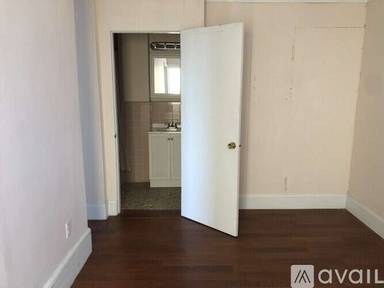 Main picture of 464 Beacon St