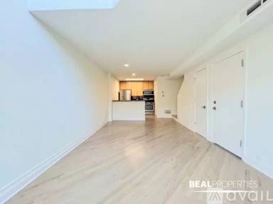 Main picture of 944 W Grace St Apartments