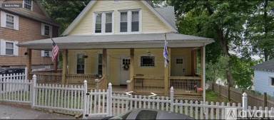 Main picture of 23 Uxbridge St