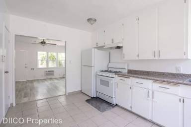 Main picture of 1502 Maple St