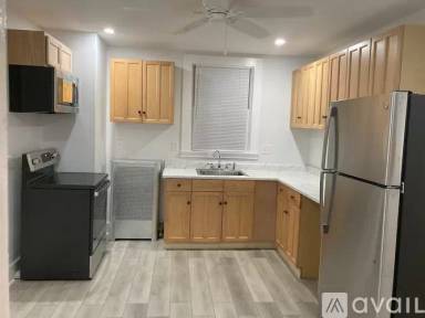 Main picture of 154 Main St