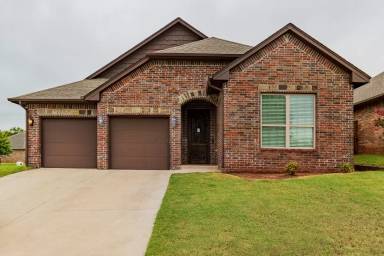 Main picture of 600 Irish Ln