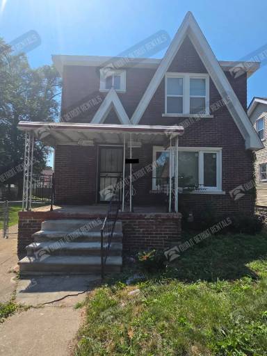 Main picture of 15757 Pinehurst St