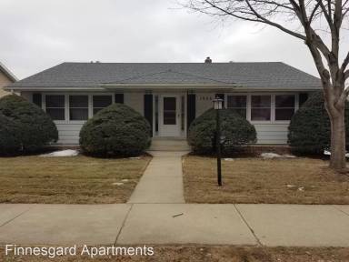 Main picture of 1933 3rd Ave NE