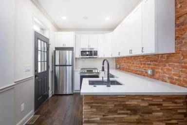 Main picture of 2912 W Susquehanna Ave