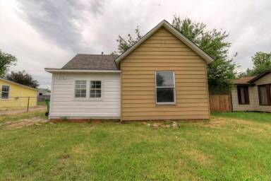 Main picture of 626 Cedar Ave