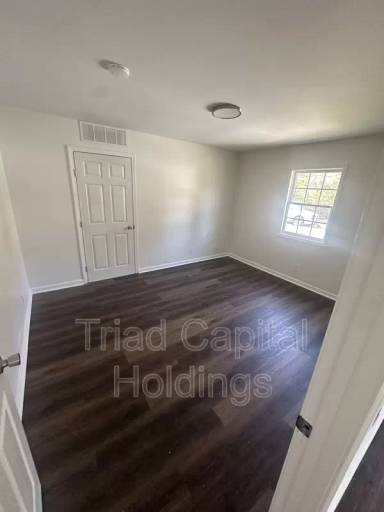 Main picture of 502 Alexander St