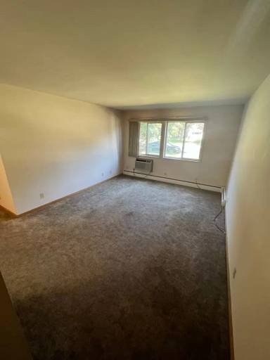 Main picture of 120 W Slifer St