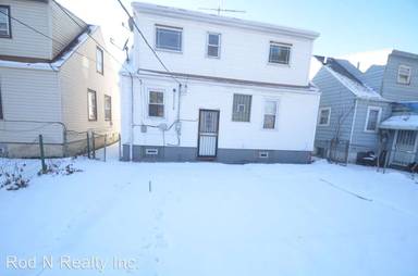 Main picture of 12213 S May St
