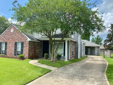 Main picture of 18426 Lake Camellia Ave