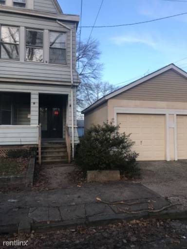 Main picture of 10 Llewellyn Ave