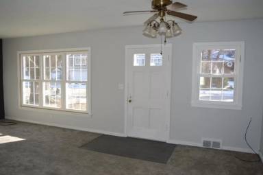 Main picture of 718 N Shore Dr